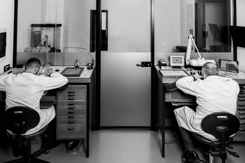 we-chiaia-attivita-gallery-monetti-orologeria-gioielleria-7