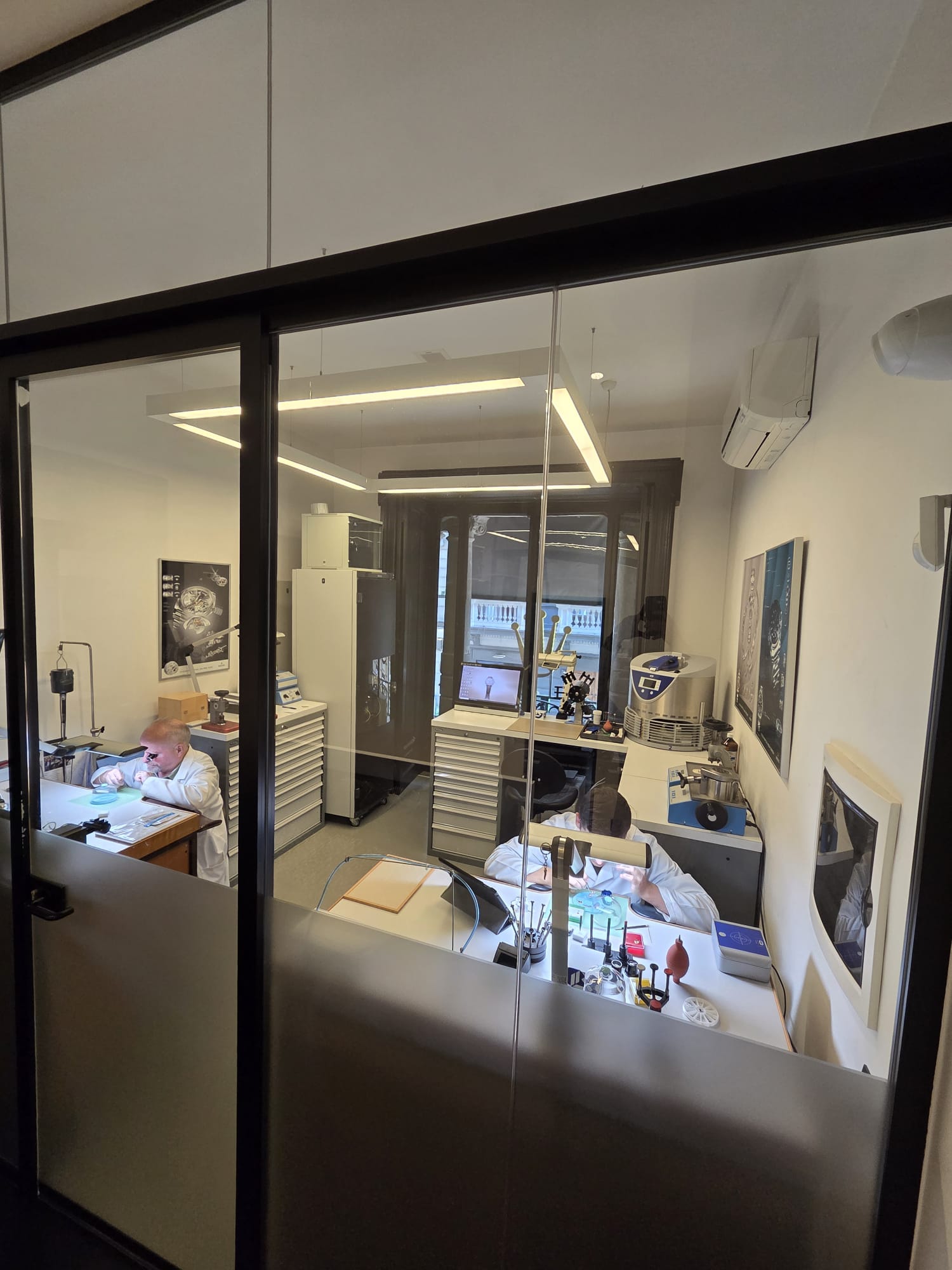 we-chiaia-attivita-gallery-monetti-orologeria-gioielleria-8