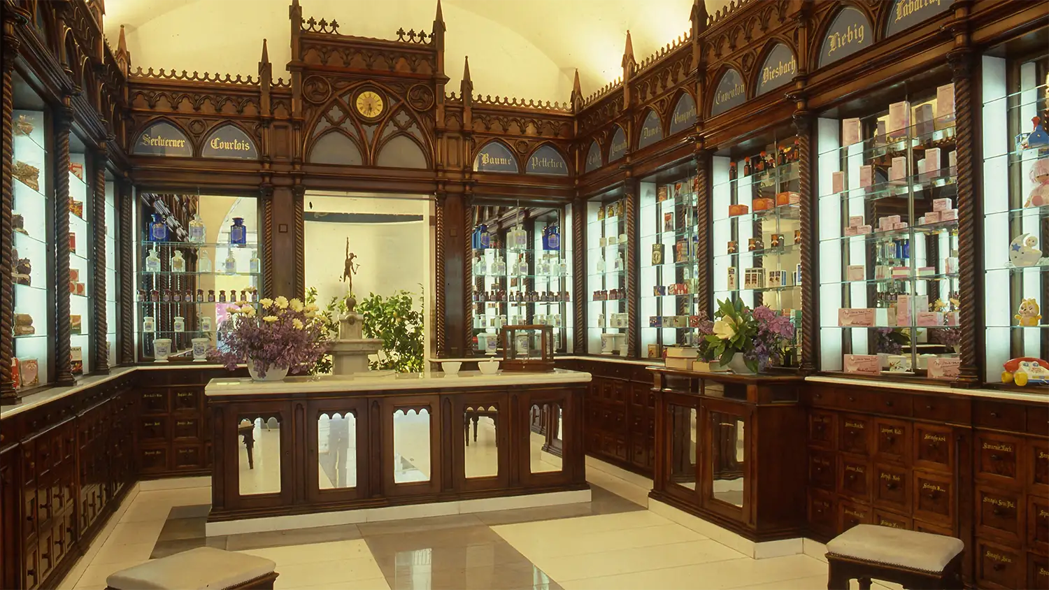 we-chiaia-attivita-gallery-petrone-group-farmacie-internazionali-1